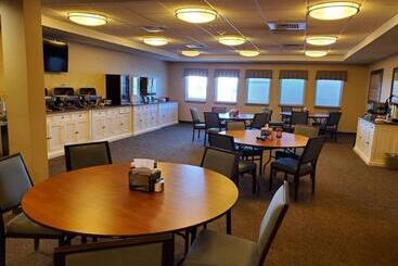 Clarion Hotel & Suites