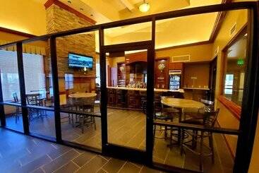 Clarion Hotel & Suites
