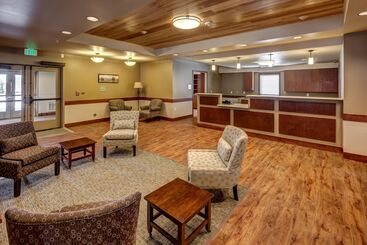 Clarion Hotel & Suites