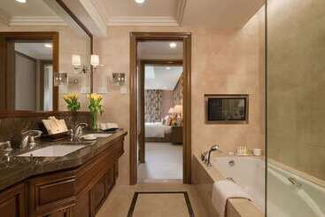 هتل Discovery Primea