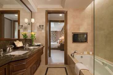 هتل Discovery Primea