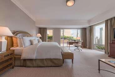 هتل Discovery Primea