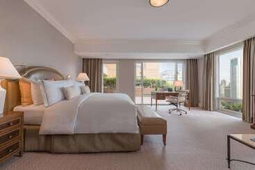 هتل Discovery Primea