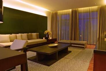 هتل Emerald Palace