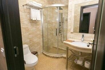 هتل Golden House