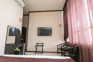 هتل Golden House