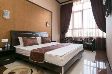 هتل Golden House