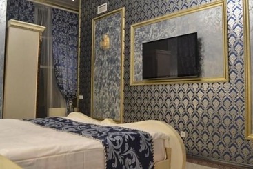 هتل Golden House