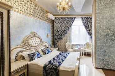 هتل Golden House