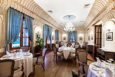 Grand Hotel Villa De France