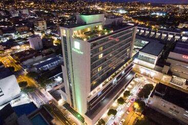 هتل Holiday Inn Cúcuta, An Ihg