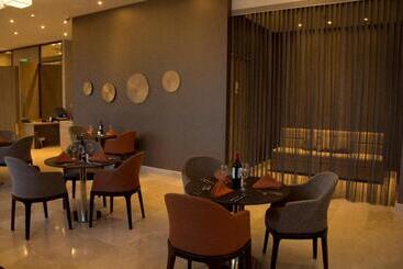هتل Holiday Inn Cúcuta, An Ihg