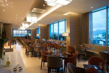 هتل Holiday Inn Cúcuta, An Ihg