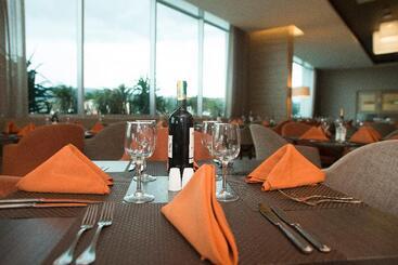 هتل Holiday Inn Cúcuta, An Ihg