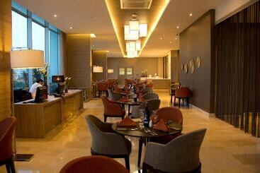 هتل Holiday Inn Cúcuta, An Ihg