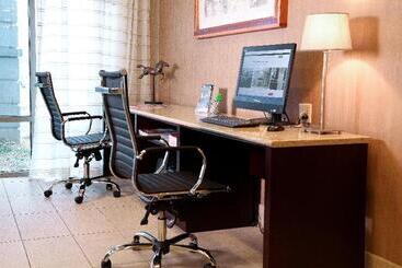 هتل Holiday Inn Owensboro Riverfront, An Ihg