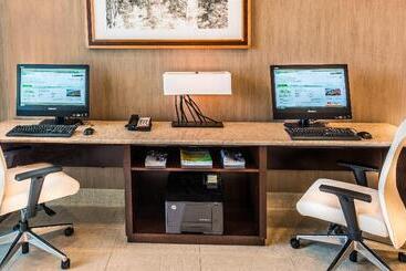هتل Holiday Inn Owensboro Riverfront, An Ihg
