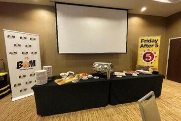 هتل Holiday Inn Owensboro Riverfront, An Ihg