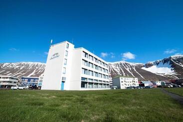 هتل Isafjördur   Torg
