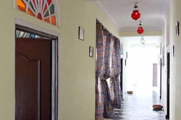 هتل Janak Palace