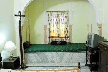 هتل Janak Palace