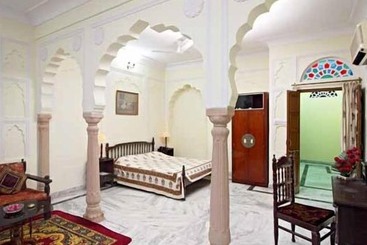 هتل Janak Palace