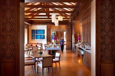 هتل Jinmao Purelax Lijiang, The Unbound Collection By Hyatt