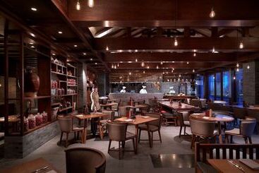 هتل Jinmao Purelax Lijiang, The Unbound Collection By Hyatt