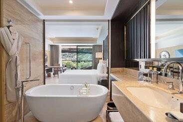 هتل Jw Marriott Mussoorie Walnut Grove Resort & Spa