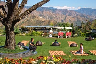 هتل Jw Marriott Mussoorie Walnut Grove Resort & Spa
