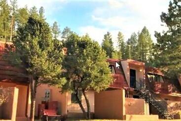 酒店 Pinecliff Village Resort