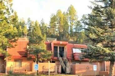 酒店 Pinecliff Village Resort
