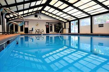 酒店 Pinecliff Village Resort