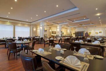 هتل Radisson Blu  Dhahran