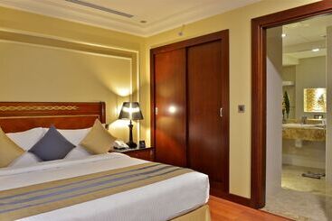 هتل Radisson Blu  Dhahran