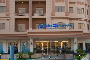 هتل Radisson Blu  Dhahran