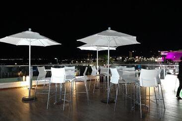 هتل Ramada Encore By Wyndham Queretaro