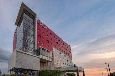 هتل Ramada Encore By Wyndham Queretaro