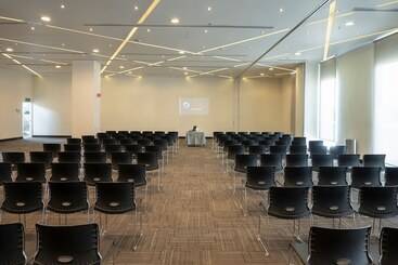 هتل Ramada Encore By Wyndham Queretaro