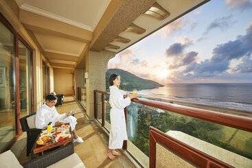 هتل The Westin Zhujiajian Resort, Zhoushan