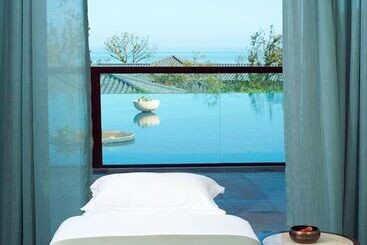 هتل The Westin Zhujiajian Resort, Zhoushan