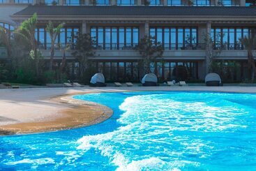هتل The Westin Zhujiajian Resort, Zhoushan