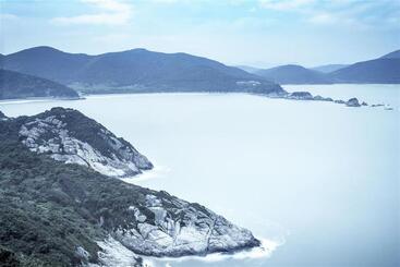 هتل The Westin Zhujiajian Resort, Zhoushan