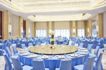 هتل The Westin Zhujiajian Resort, Zhoushan