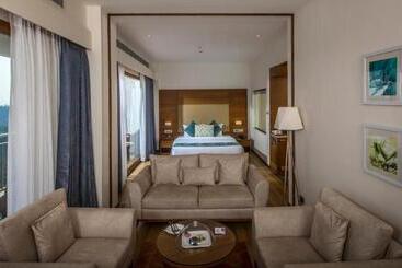 هتل Vibe Munnar Resort & Spa