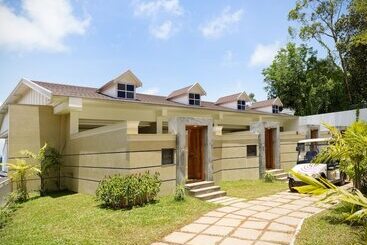 هتل Vibe Munnar Resort & Spa