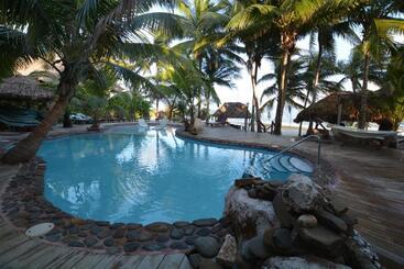 هتل Xanadu Island Resort