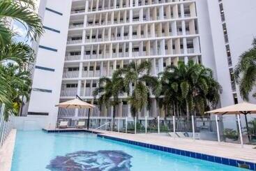 Lanai Riverside Apartments
