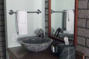مُتل Greystone Inn