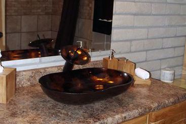 مُتل Greystone Inn
